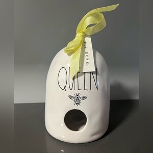 Rae Dunn 🐝 Queen Bee 🐝 Bird House